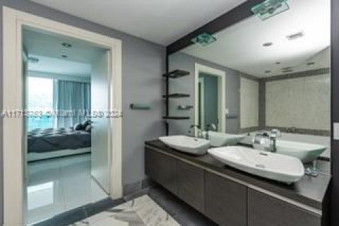 Купить кондоминиум в Майами, Флорида 1 спальня, 76.37м2, № 1985025 - фото 19