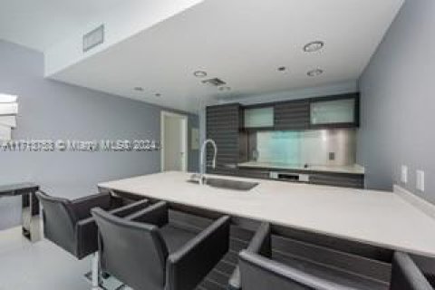 Купить кондоминиум в Майами, Флорида 1 спальня, 76.37м2, № 1985025 - фото 1