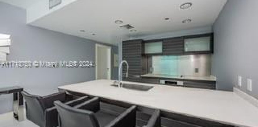 Кондоминиум с 1 спальней в Майами, Флорида № 1985025