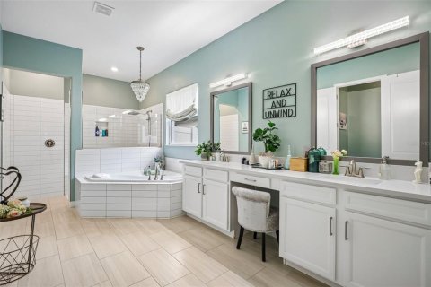 House in Land O' Lakes, Florida 3 bedrooms, 242.66 sq.m. № 2403643 - photo 23