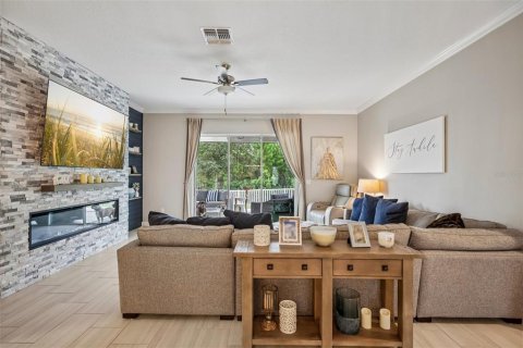 House in Land O' Lakes, Florida 3 bedrooms, 242.66 sq.m. № 2403643 - photo 12