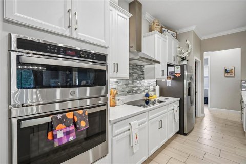 House in Land O' Lakes, Florida 3 bedrooms, 242.66 sq.m. № 2403643 - photo 10