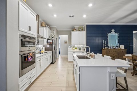 House in Land O' Lakes, Florida 3 bedrooms, 242.66 sq.m. № 2403643 - photo 8