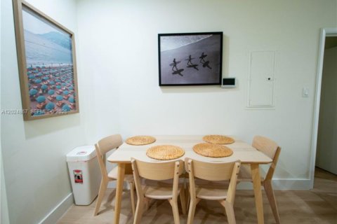 Villa ou maison à louer à Miami, Floride: 2 chambres, 74.79 m2 № 2257363 - photo 30