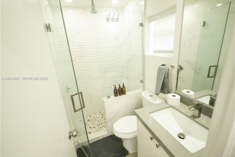 Villa ou maison à louer à Miami, Floride: 2 chambres, 74.79 m2 № 2257363 - photo 25