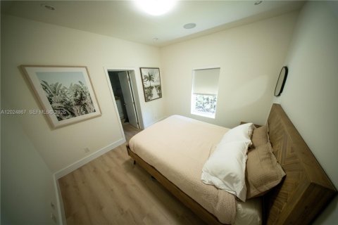 Villa ou maison à louer à Miami, Floride: 2 chambres, 74.79 m2 № 2257363 - photo 28