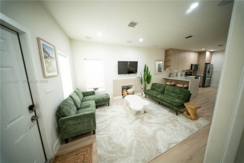Villa ou maison à louer à Miami, Floride: 2 chambres, 74.79 m2 № 2257363 - photo 18