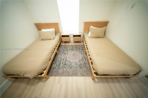 Villa ou maison à louer à Miami, Floride: 2 chambres, 74.79 m2 № 2257363 - photo 24