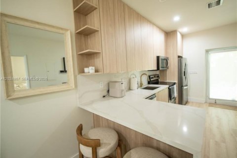 Villa ou maison à louer à Miami, Floride: 2 chambres, 74.79 m2 № 2257363 - photo 20