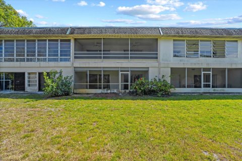 Condo in Stuart, Florida, 2 bedrooms  № 1226874 - photo 1