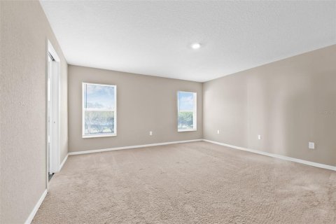 Casa en venta en Zephyrhills, Florida, 4 dormitorios, 158.96 m2 № 1684858 - foto 13