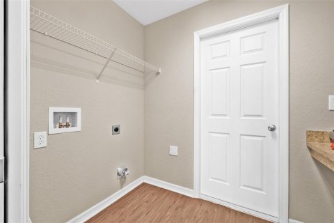 Casa en venta en Zephyrhills, Florida, 4 dormitorios, 158.96 m2 № 1684858 - foto 25