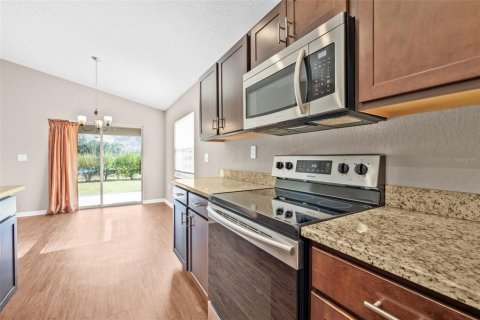Casa en venta en Zephyrhills, Florida, 4 dormitorios, 158.96 m2 № 1684858 - foto 8