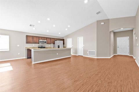 Casa en venta en Zephyrhills, Florida, 4 dormitorios, 158.96 m2 № 1684858 - foto 7