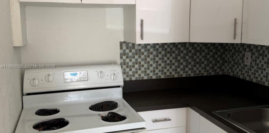 Apartamento en Miami, Florida 1 dormitorio, 124.02 m2 № 2026376