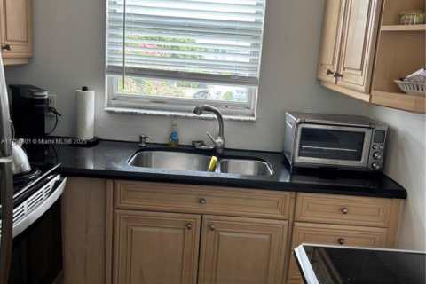 Condominio en venta en Deerfield Beach, Florida, 1 dormitorio, 65.03 m2 № 1861553 - foto 7