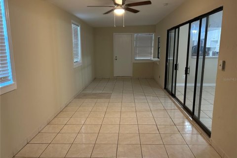 House in Kissimmee, Florida 3 bedrooms, 164.53 sq.m. № 1806768 - photo 9