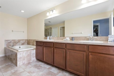 Touwnhouse à vendre à Tampa, Floride: 3 chambres, 214.33 m2 № 2225626 - photo 22
