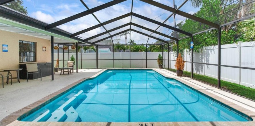Casa en Clearwater, Florida 3 dormitorios, 193.79 m2 № 1908947