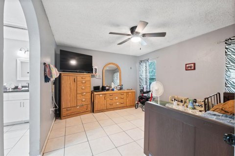 House in Hudson, Florida 4 bedrooms, 177.72 sq.m. № 1886910 - photo 9