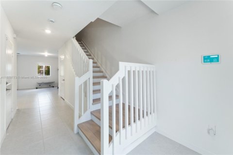 House in Pembroke Park, Florida 3 bedrooms, 118.54 sq.m. № 1924790 - photo 6