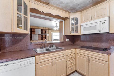 Купить виллу или дом в Майами, Флорида 4 спальни, 197.14м2, № 1790805 - фото 9