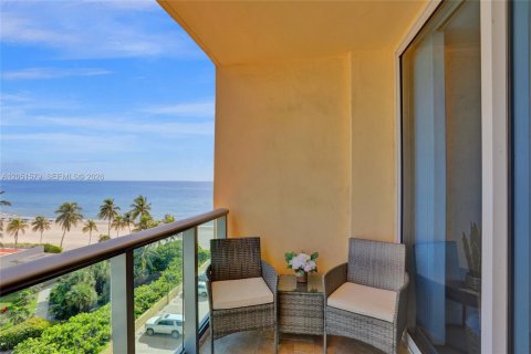Copropriété à louer à Hollywood, Floride: 44.78 m2 № 2193397 - photo 13