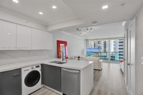 Studio à Condo à Hollywood, Floride  № 2193397