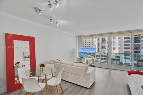 Copropriété à louer à Hollywood, Floride: 44.78 m2 № 2193397 - photo 4