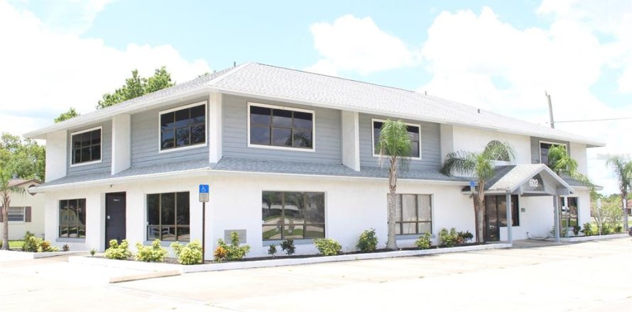 Propiedad comercial en Edgewater, Florida 551.93 m2 № 1538747