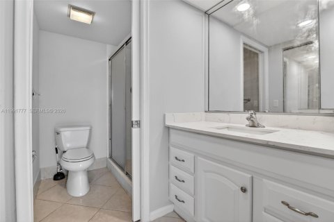 Купить кондоминиум в Пемброк-Пайнс, Флорида 2 спальни, 110.74м2, № 2052719 - фото 23