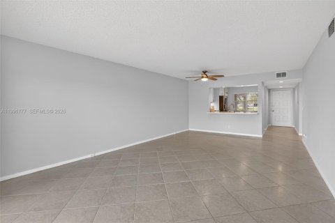 Купить кондоминиум в Пемброк-Пайнс, Флорида 2 спальни, 110.74м2, № 2052719 - фото 11