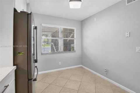 Купить кондоминиум в Пемброк-Пайнс, Флорида 2 спальни, 110.74м2, № 2052719 - фото 7