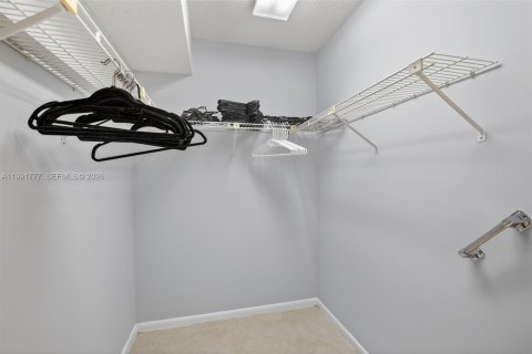 Купить кондоминиум в Пемброк-Пайнс, Флорида 2 спальни, 110.74м2, № 2052719 - фото 22