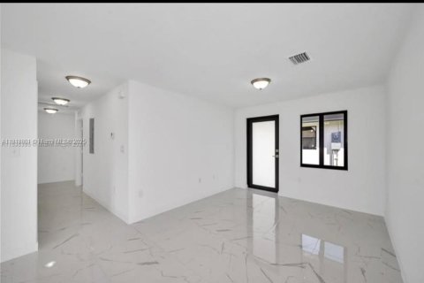 Commercial property in Florida City, Florida 176.51 sq.m. № 1776174 - photo 6