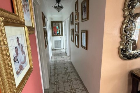 Villa ou maison à vendre à Miami Gardens, Floride: 3 chambres, 130.43 m2 № 2063727 - photo 21