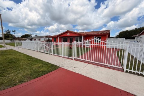 Villa ou maison à vendre à Miami Gardens, Floride: 3 chambres, 130.43 m2 № 2063727 - photo 6