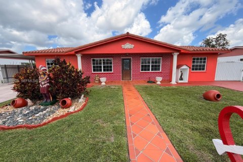 Villa ou maison à vendre à Miami Gardens, Floride: 3 chambres, 130.43 m2 № 2063727 - photo 4