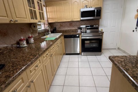 Villa ou maison à vendre à Miami Gardens, Floride: 3 chambres, 130.43 m2 № 2063727 - photo 10