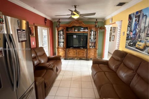 Villa ou maison à vendre à Miami Gardens, Floride: 3 chambres, 130.43 m2 № 2063727 - photo 13
