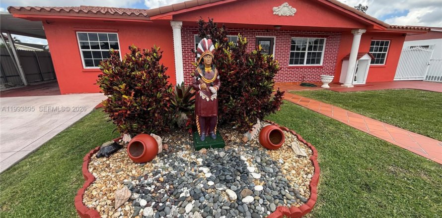 Villa ou maison à Miami Gardens, Floride 3 chambres, 130.43 m2 № 2063727