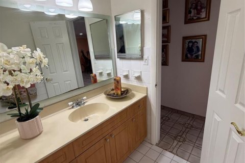 Villa ou maison à vendre à Miami Gardens, Floride: 3 chambres, 130.43 m2 № 2063727 - photo 30