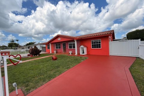Villa ou maison à vendre à Miami Gardens, Floride: 3 chambres, 130.43 m2 № 2063727 - photo 3
