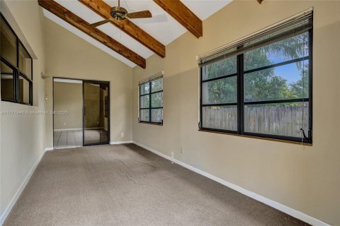 House in Cooper City, Florida 3 bedrooms, 179.39 sq.m. № 1739965 - photo 11