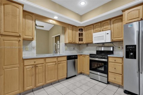 House in Cooper City, Florida 3 bedrooms, 179.39 sq.m. № 1739965 - photo 4