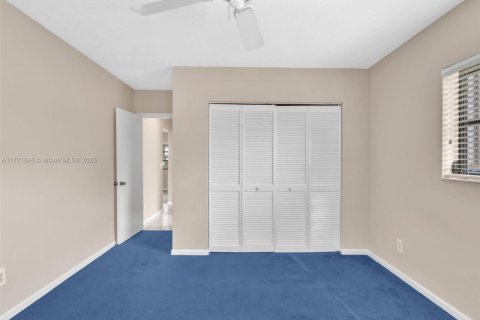 House in Cooper City, Florida 3 bedrooms, 179.39 sq.m. № 1739965 - photo 20