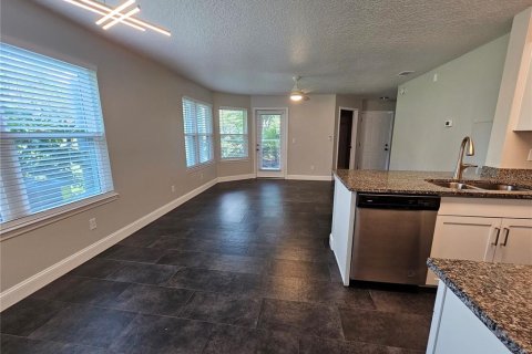 Condo in Lake Mary, Florida, 2 bedrooms  № 1806586 - photo 5