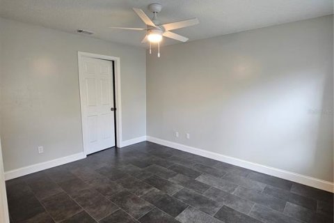 Condo in Lake Mary, Florida, 2 bedrooms  № 1806586 - photo 9
