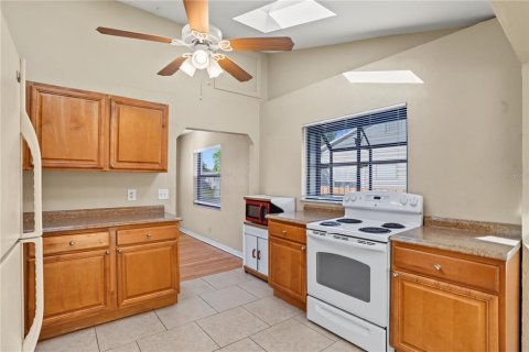 Villa ou maison à vendre à Saint Petersburg, Floride: 2 chambres, 82.03 m2 № 2418948 - photo 10