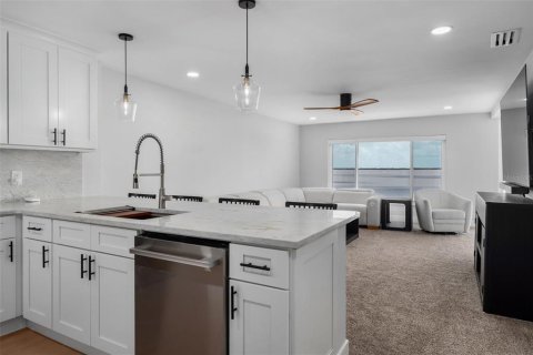 Copropriété à vendre à Longboat Key, Floride: 2 chambres, 121.89 m2 № 2341559 - photo 7